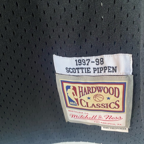 Authentic Scottie Pippen NBA jersey - Picture 2 of 5